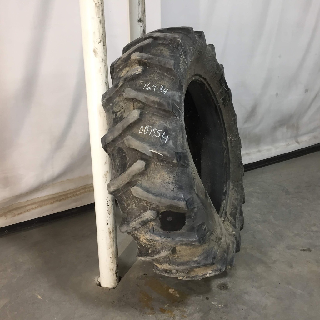 16.9/-34 Firestone Traction Field & Road R-1, C (6 Ply) 70%
