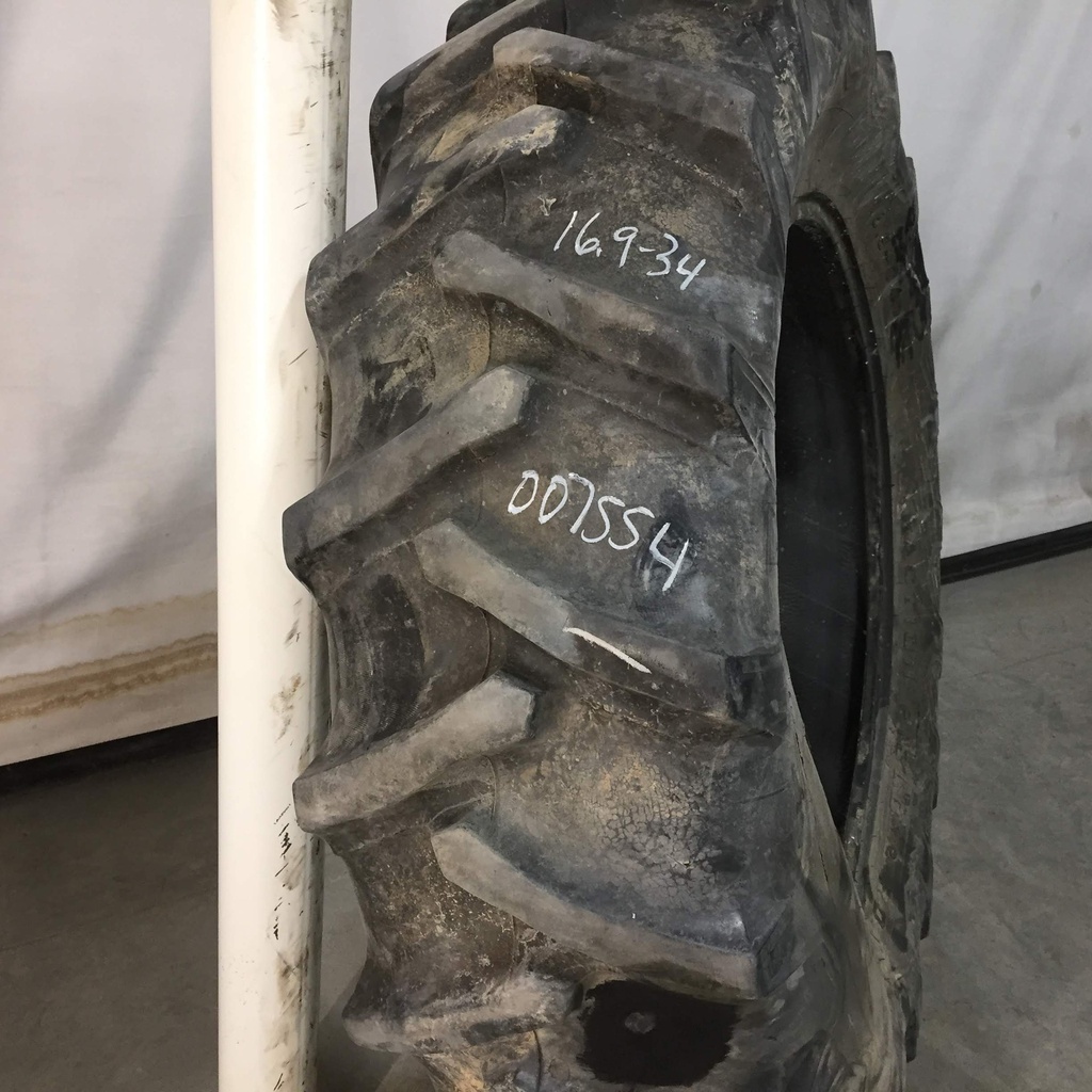 16.9/-34 Firestone Traction Field & Road R-1, C (6 Ply) 70%