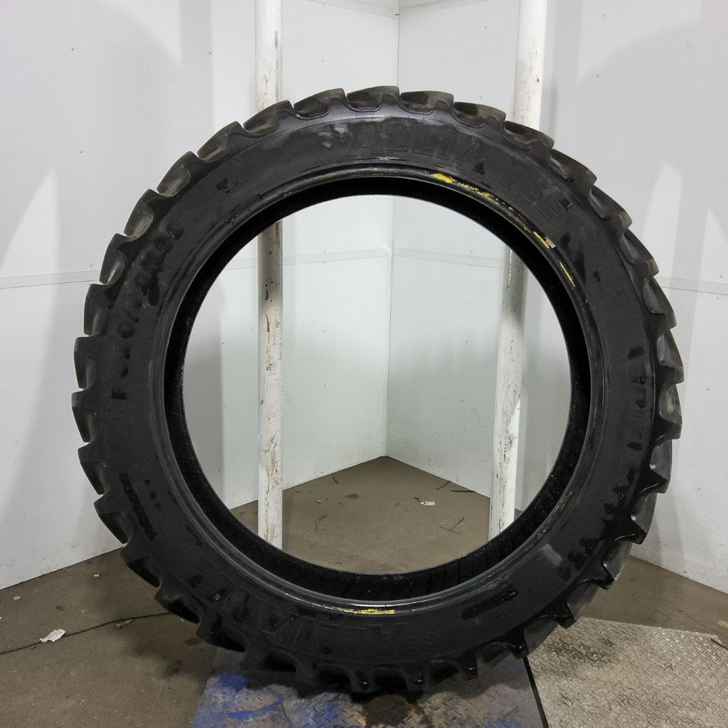 VF320/90R50 Alliance 354 Agriflex+  R-1W 166D 85%
