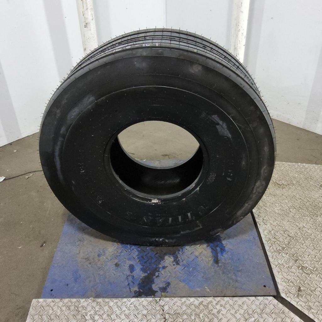 16.5L-16.1SL Titan Farm Hi Flotation I-1 E (10 Ply), 99%
