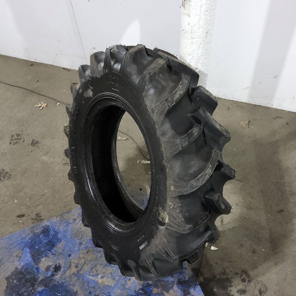8-16 Titan Farm Hi Traction Lug R-1 C (6 Ply), 99%