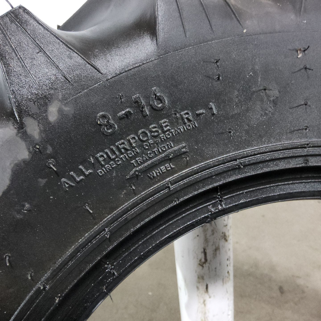8-16 Titan Farm Hi Traction Lug R-1 C (6 Ply), 99%
