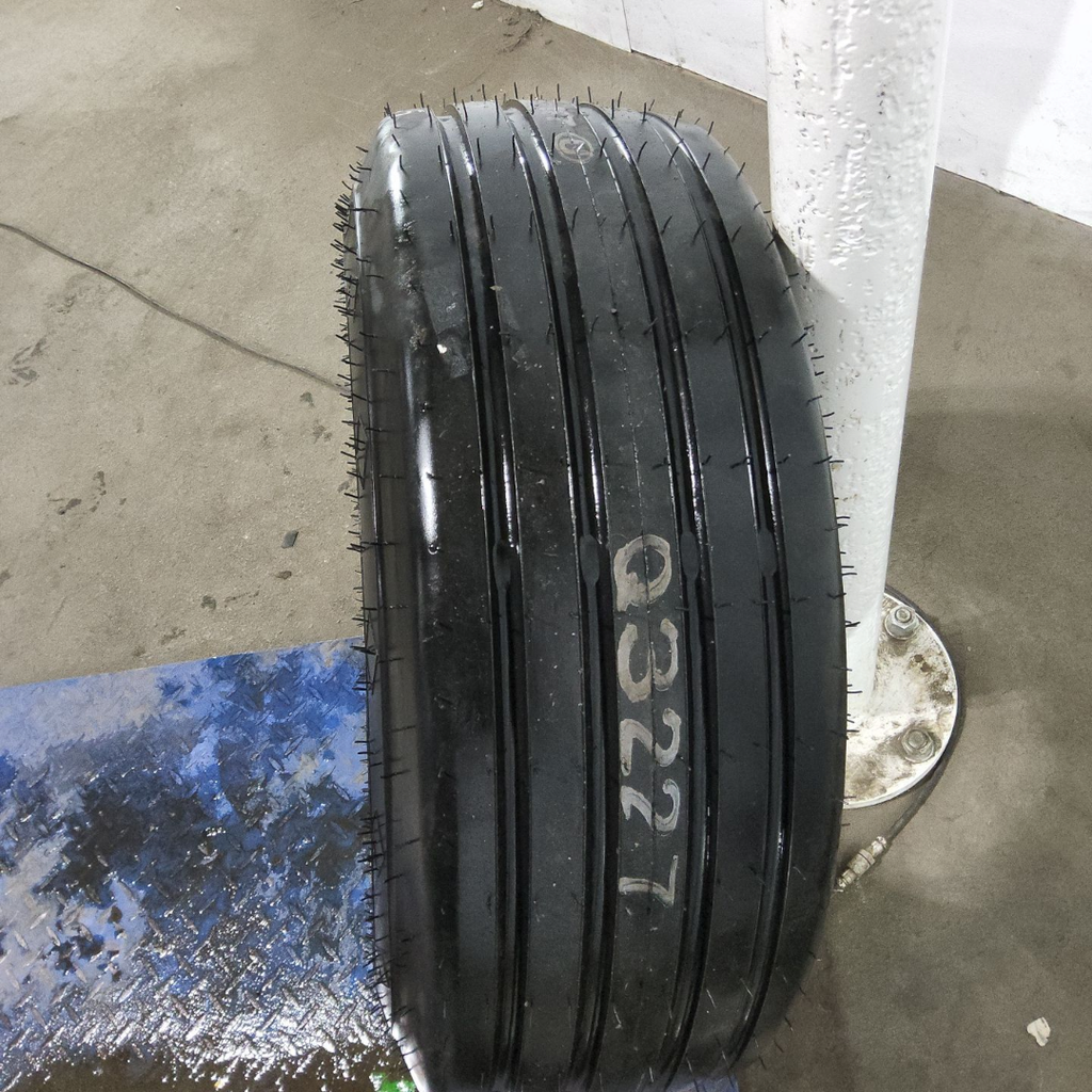 11L-15 Goodyear Farm FI Highway Service II I-1 D (8 Ply), 99%