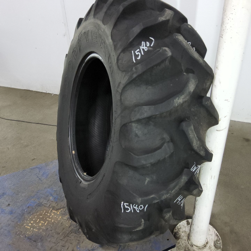 14.9-24 Goodyear Farm Dyna Torque II R-1 D (8 Ply)