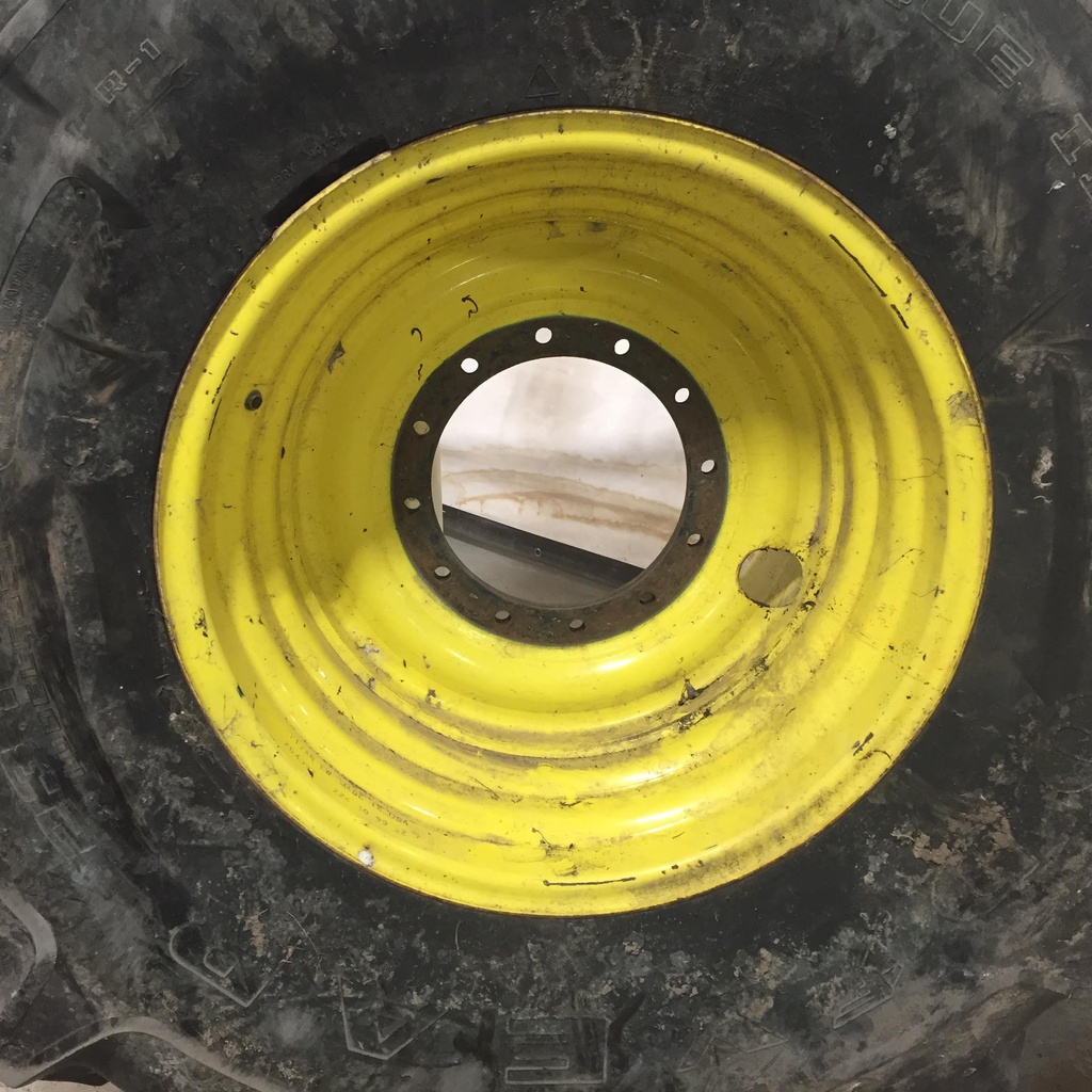 20"W x 26"D, John Deere Yellow 12-Hole Formed Plate Sprayer