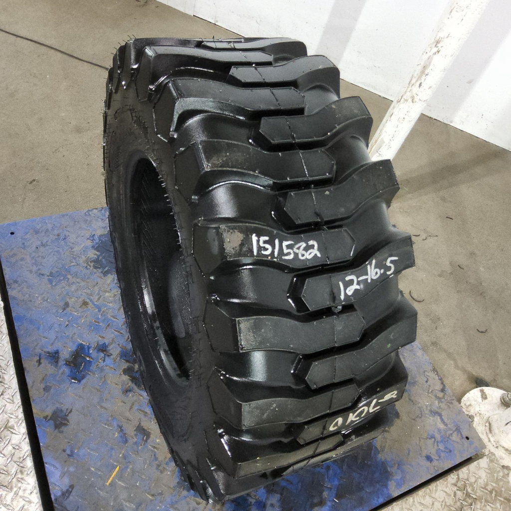 12-16.5 Titan Farm Contractor FWD SS R-4 C (6 Ply), 99%