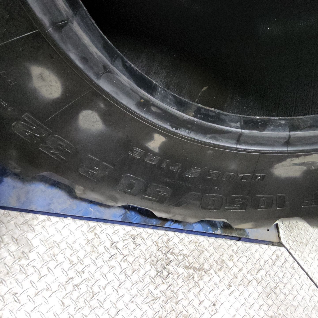 1050/50R32 Trelleborg TM3000 R-1W 198D