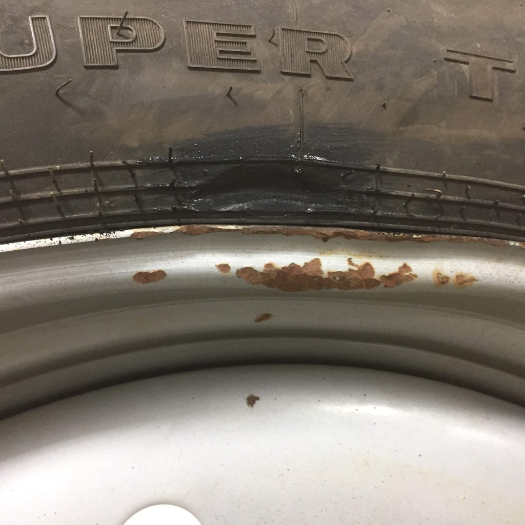 480/80R50 Goodyear Farm DT800 Super Traction R-1W on Case IH Silver Mist 10-Hole Formed Plate W/Weight Holes 60%