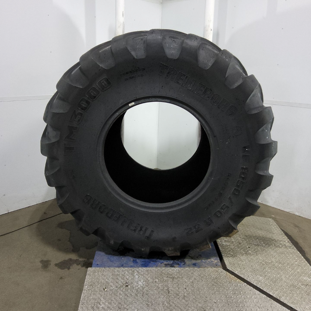 1050/50R32 Trelleborg TM3000 R-1W 198D 99%