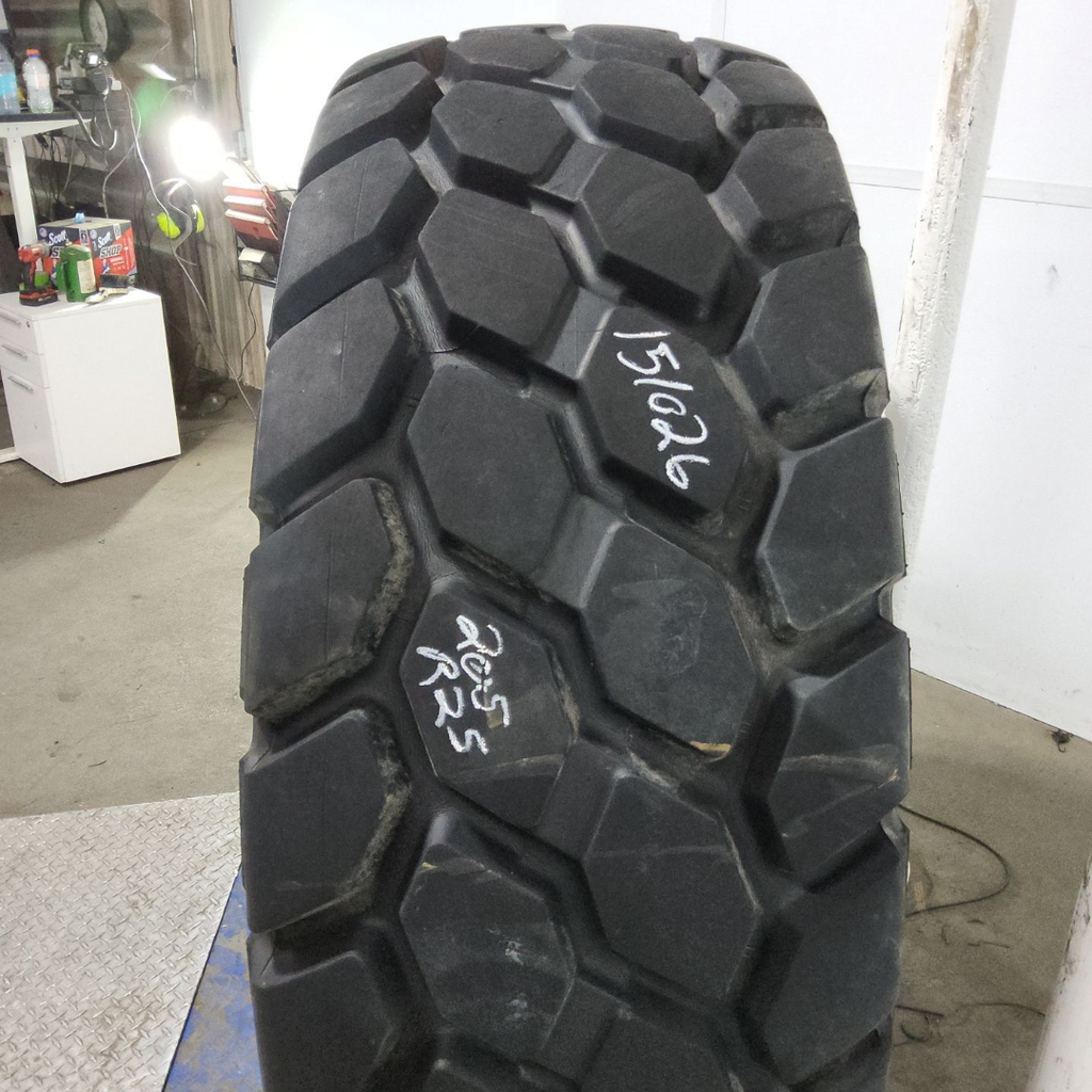 20.5R25 Bridgestone VJT D2A Loader G-3/L-3