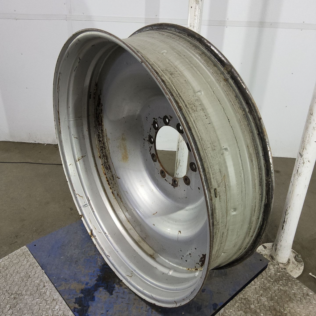12"W x 46"D, Case IH Silver Mist 10-Hole Spun Disc