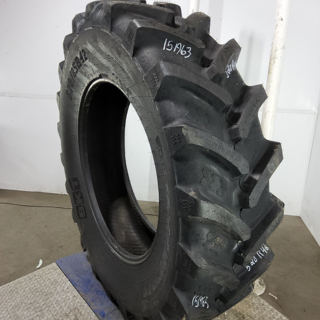 520/85R42 BKT Tires Agrimax Teris R-1 168D 99%
