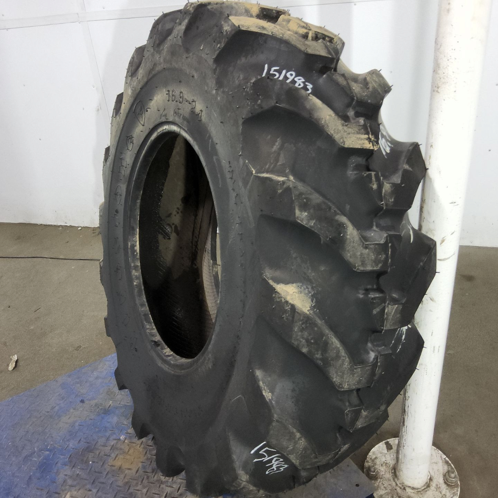 16.9-24 Firestone All Traction Utility R-4 E (10 Ply), 99%