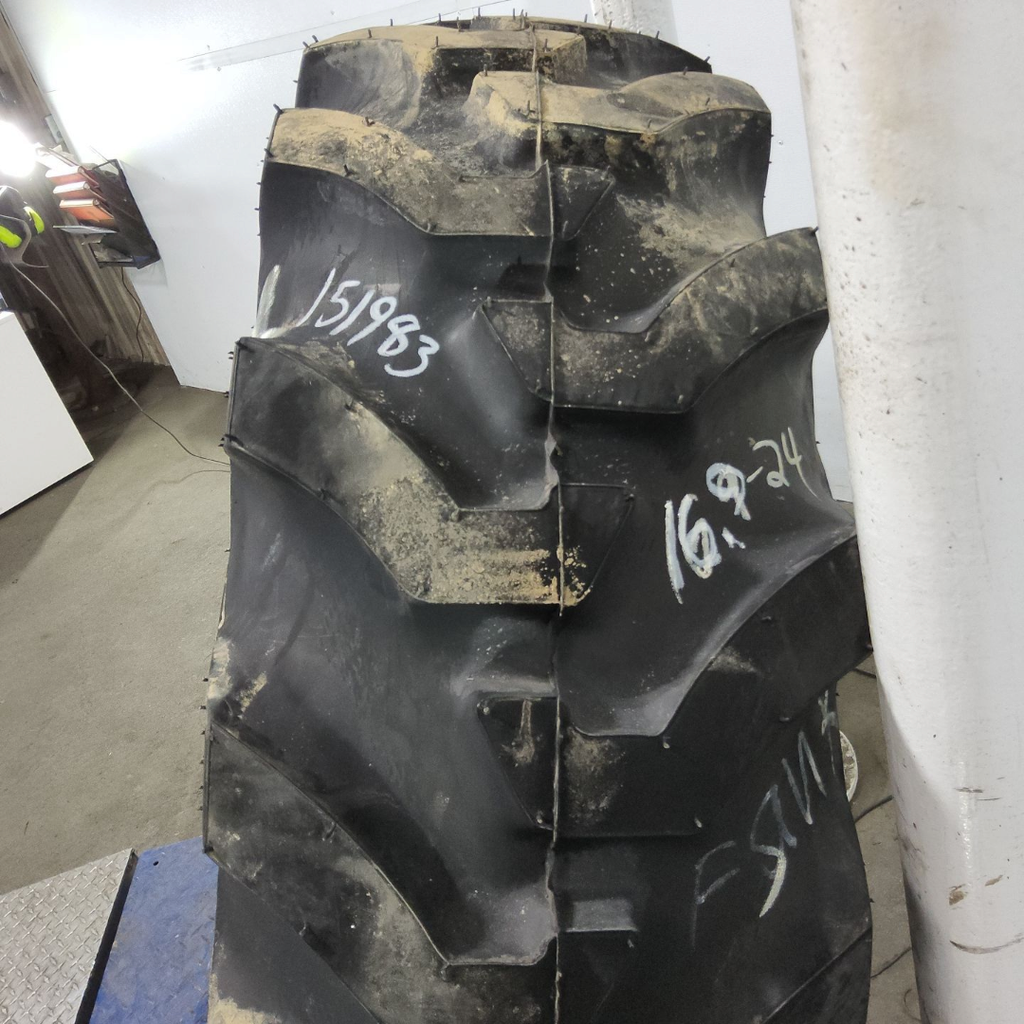 16.9-24 Firestone All Traction Utility R-4 E (10 Ply), 99%