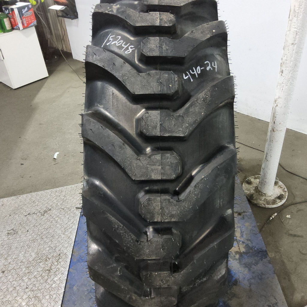 440/80-24 Galaxy Super Industrial Lug R-4 142A8 99%