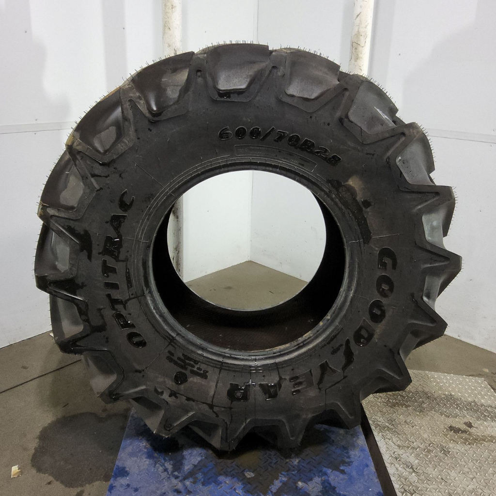 600/70R28 Goodyear Farm Optitrac R-1W 161D 99%