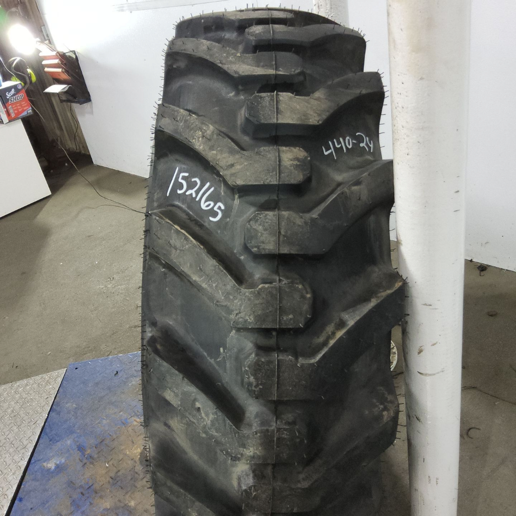 440/80-24 Galaxy Super Industrial Lug R-4 142A8 99%