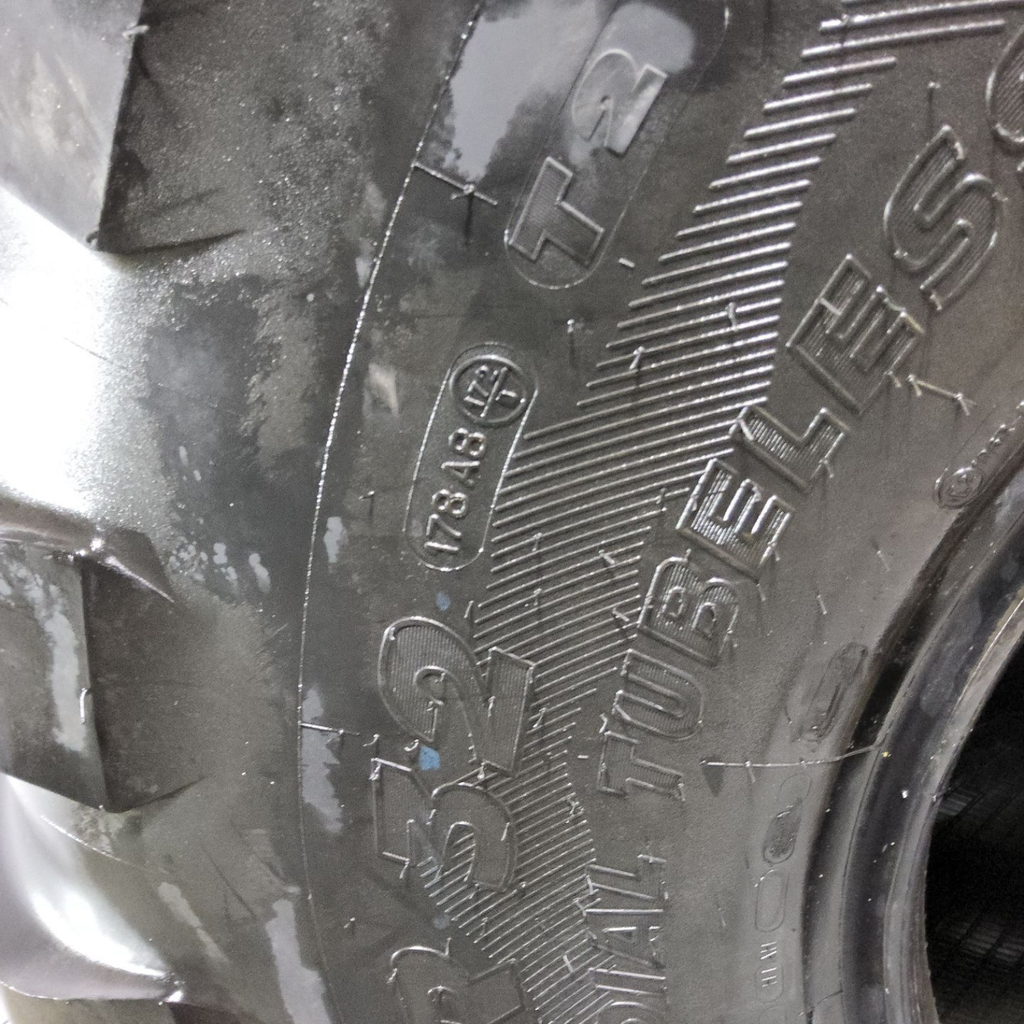 1050/50R32 Michelin MegaXBib R-1W 178A8 99%
