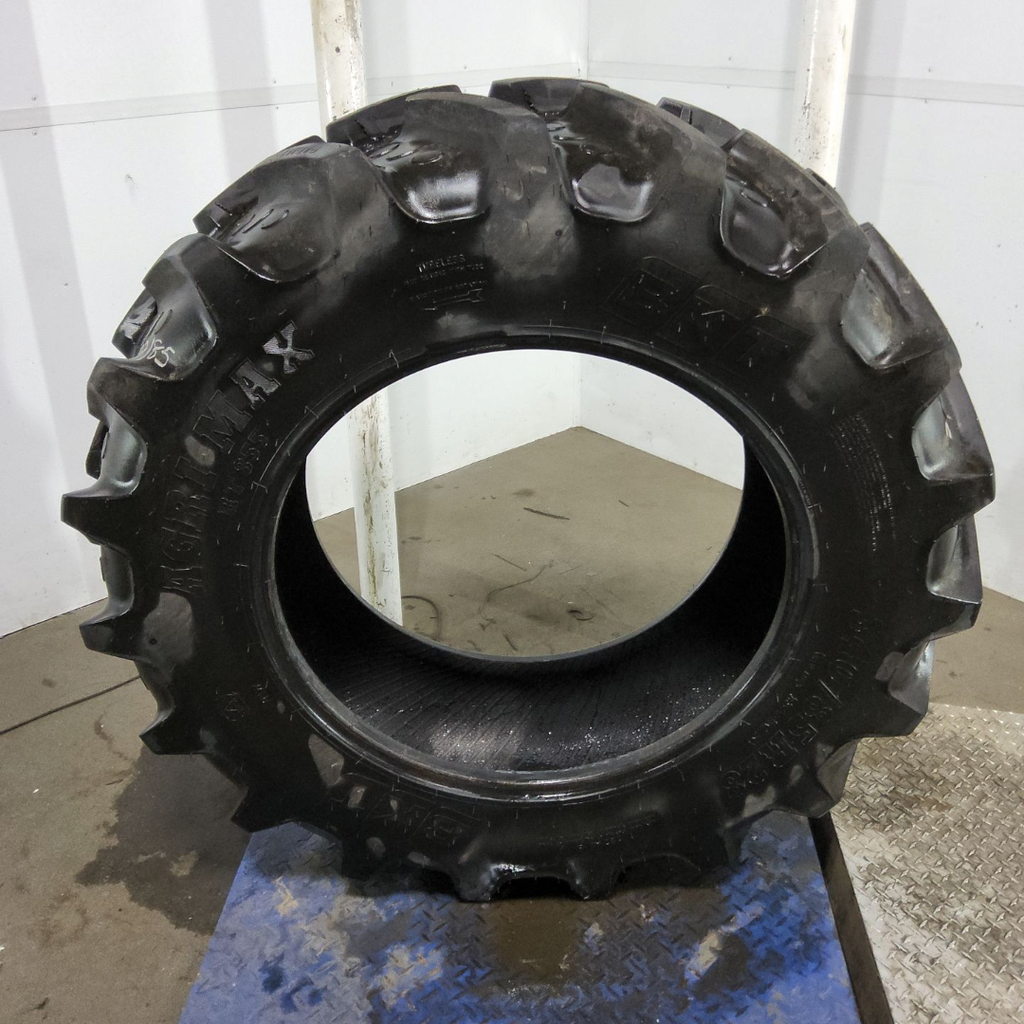340/85R28 BKT Tires Agrimax RT 855 R-1W 127A8 95%