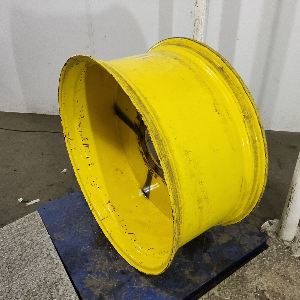 18"W x 38"D, John Deere Yellow 10-Hole Flat Plate Sprayer