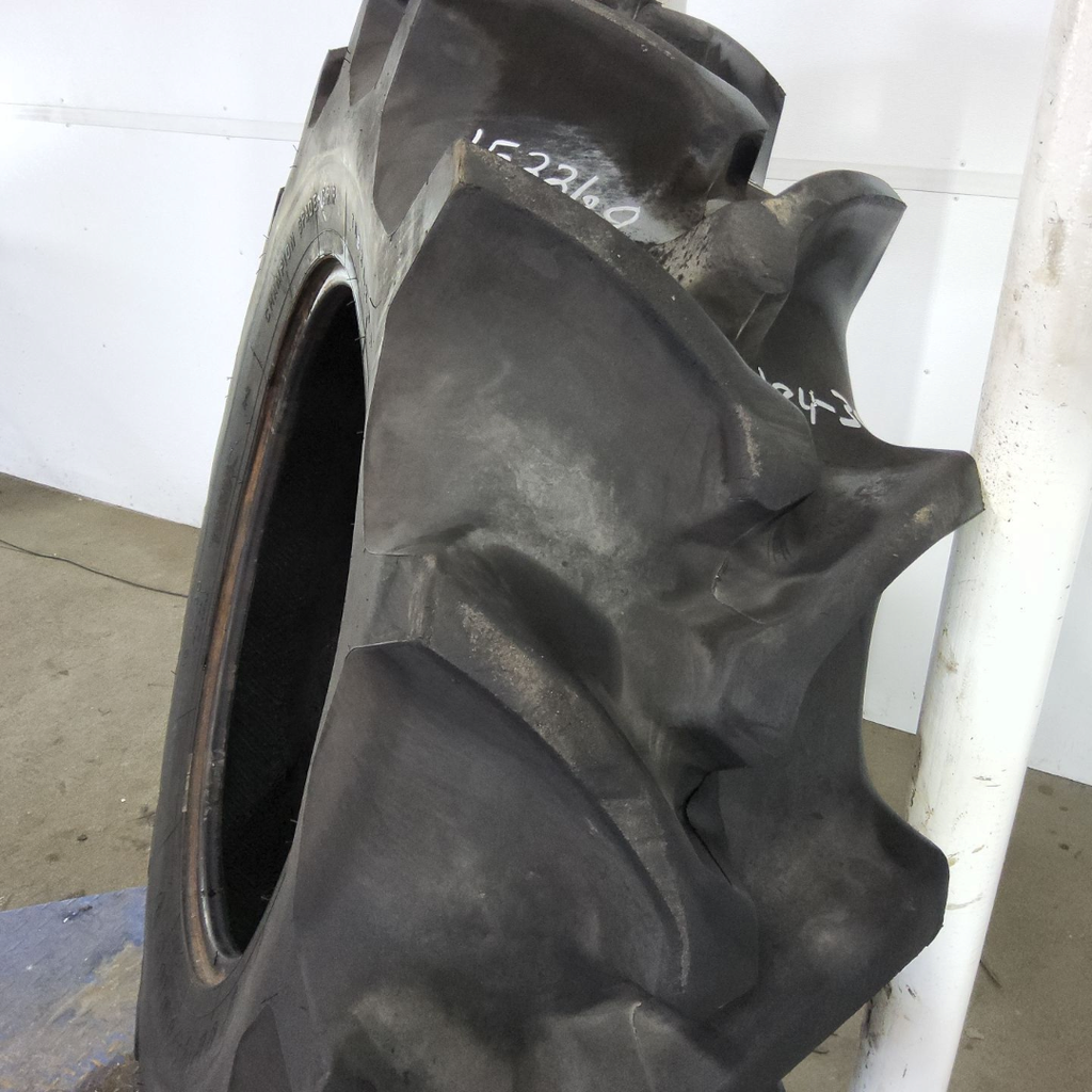 18.4-30 Firestone Champion Spade Grip R-2 E (10 Ply), 90%
