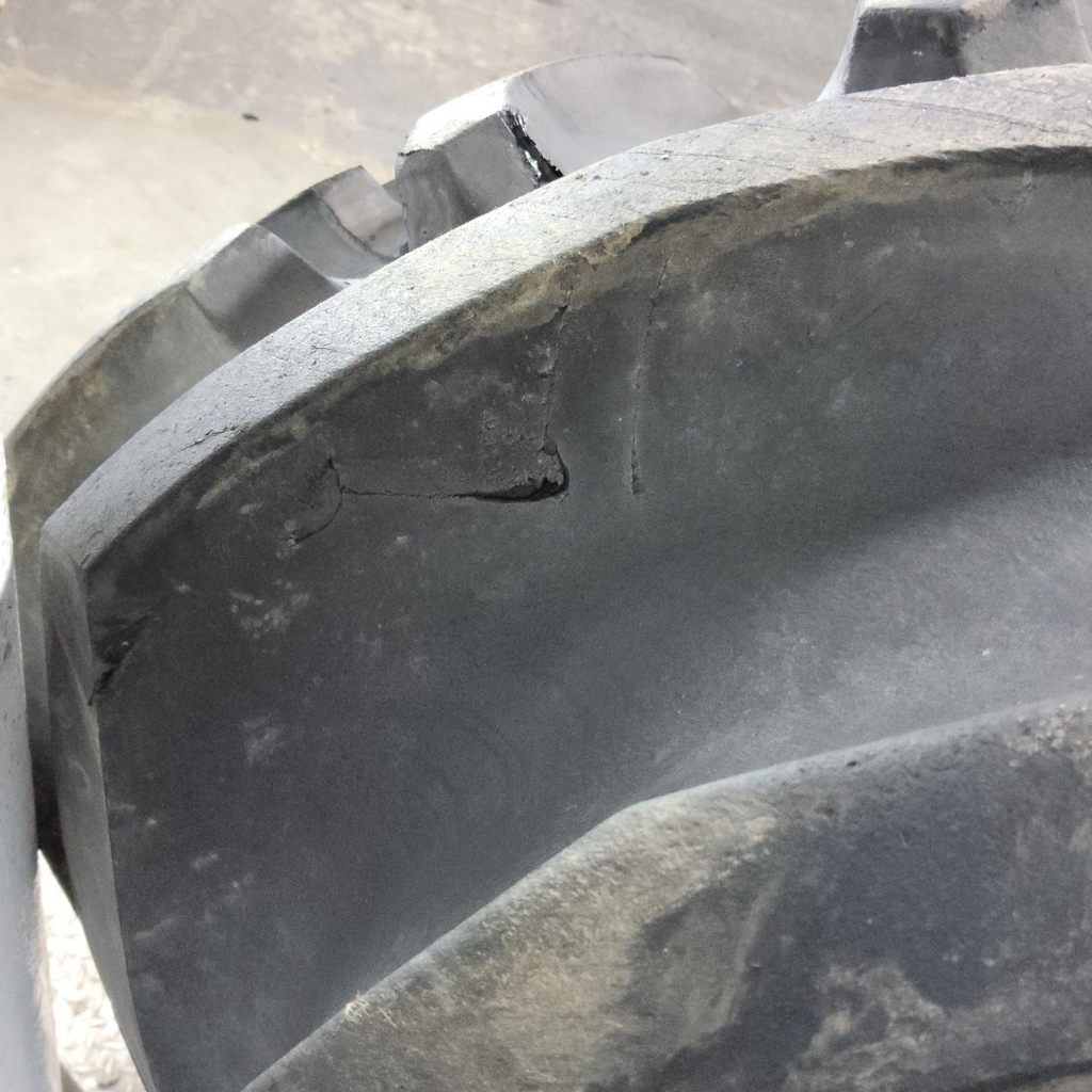 16.9-26 Goodyear Farm Dyna Torque II R-1 E (10 Ply), 90%