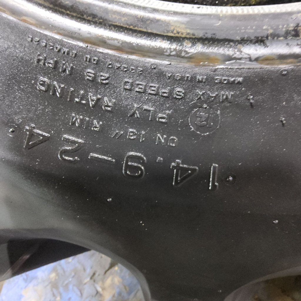 14.9-24 Firestone Champion Spade Grip R-2 F (12 Ply), 95%