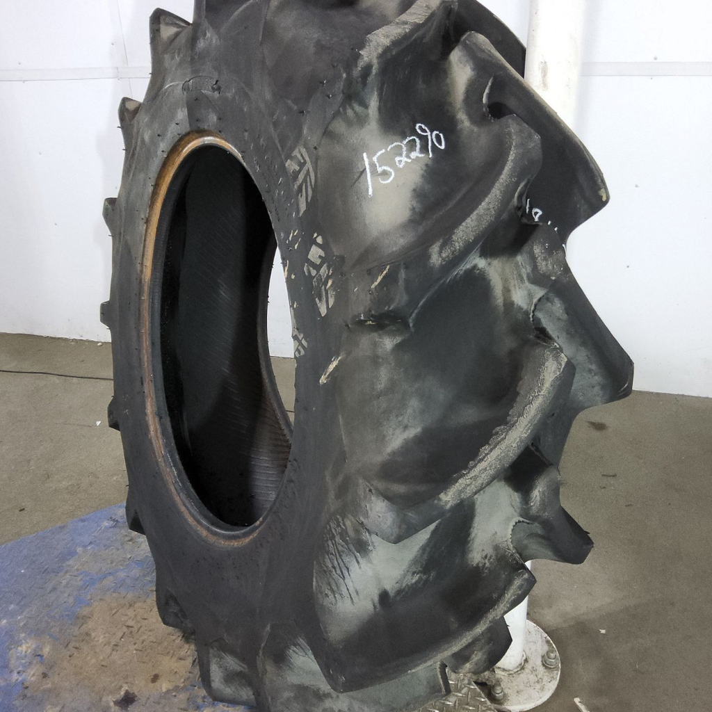 18.4-30 Firestone Champion Spade Grip R-2 E (10 Ply), 95%