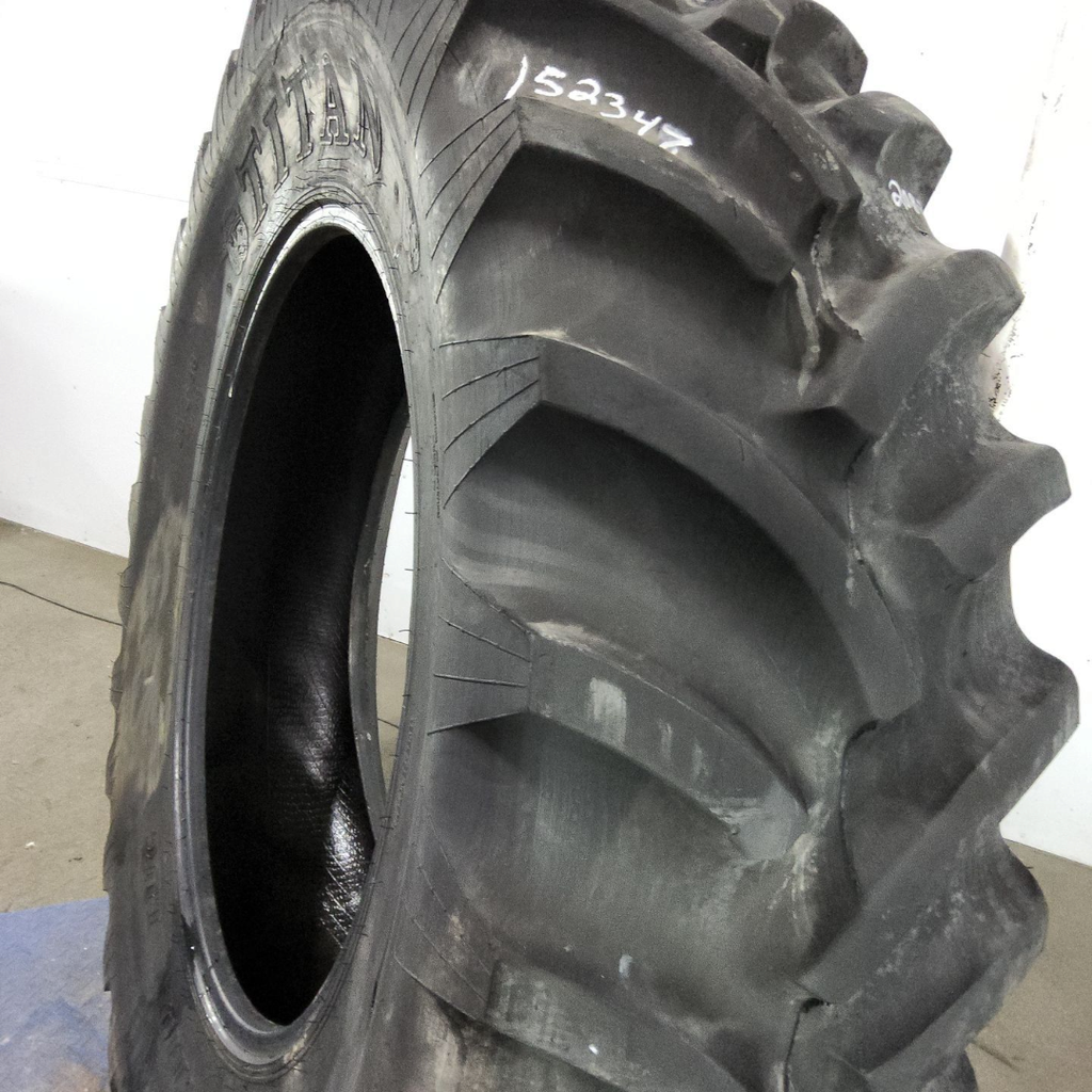 20.8-38 Titan Farm Hi Traction Lug R-1 D (8 Ply), 80%