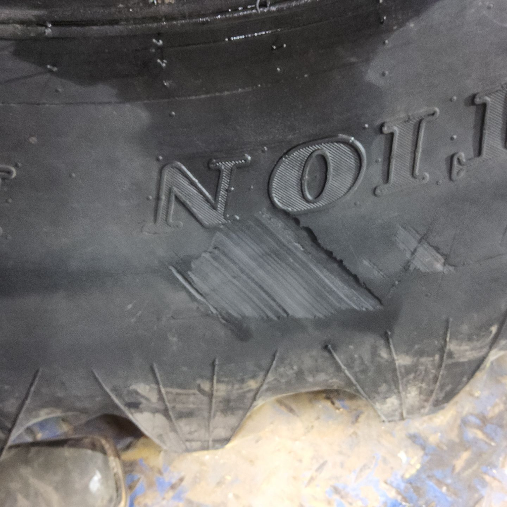 20.8-38 Titan Farm Hi Traction Lug R-1 D (8 Ply), 80%