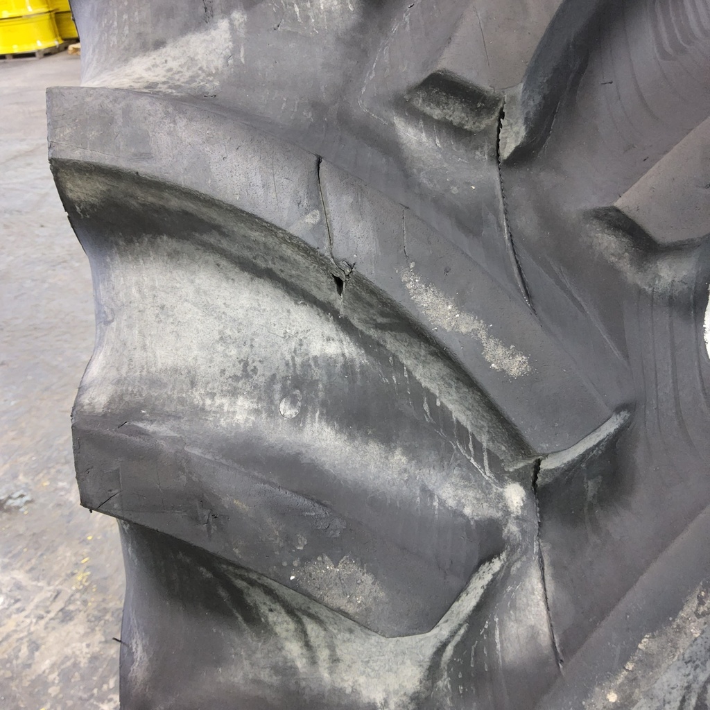 20.8-38 Titan Farm Hi Traction Lug R-1 D (8 Ply), 80%