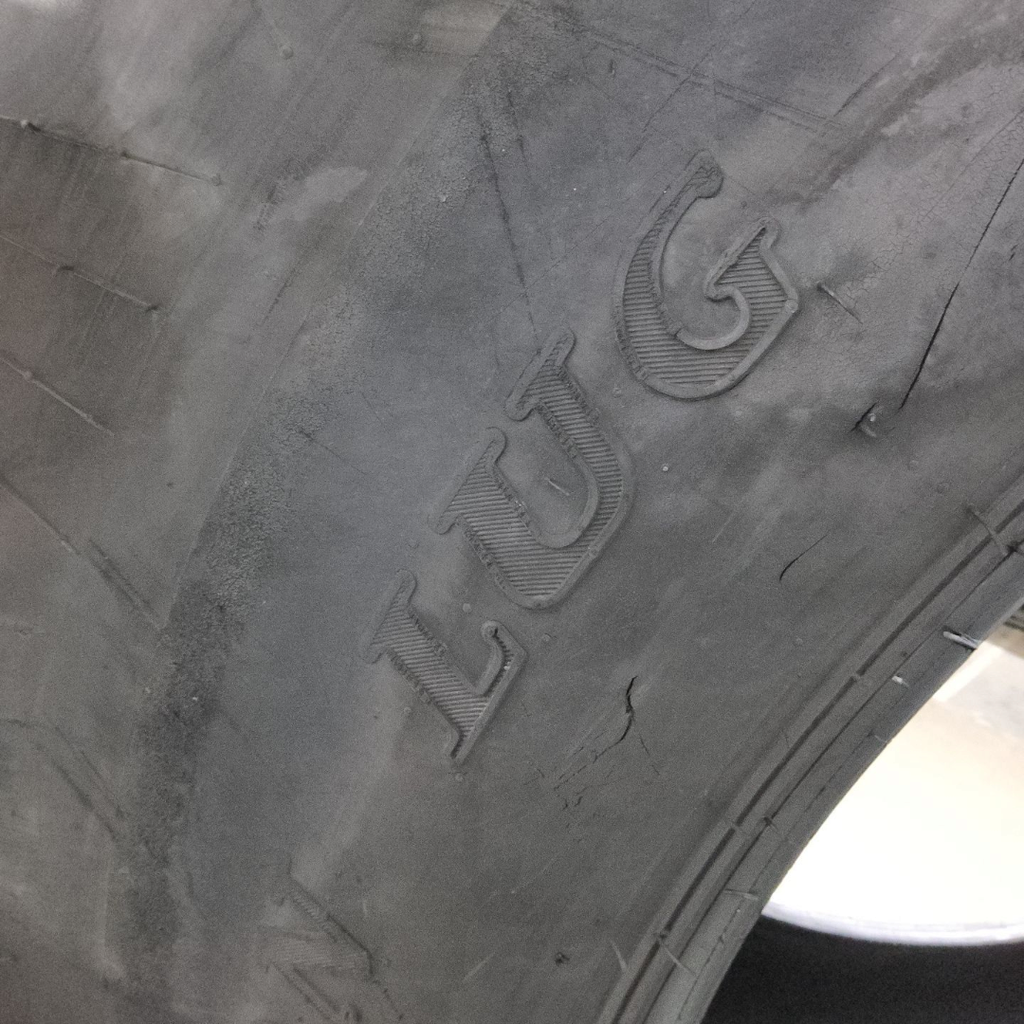 20.8-38 Titan Farm Hi Traction Lug R-1 D (8 Ply), 90%