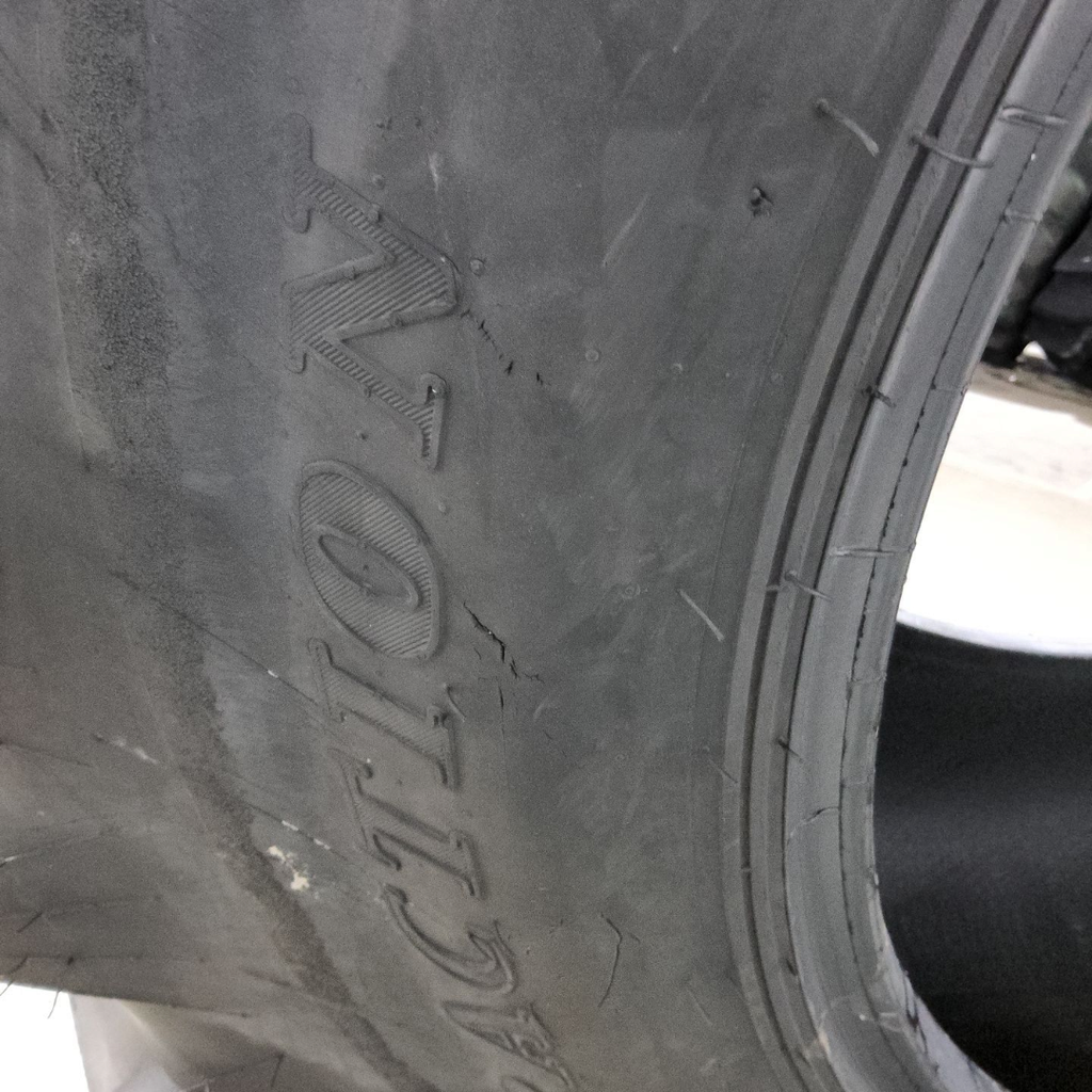 20.8-38 Titan Farm Hi Traction Lug R-1 D (8 Ply), 90%