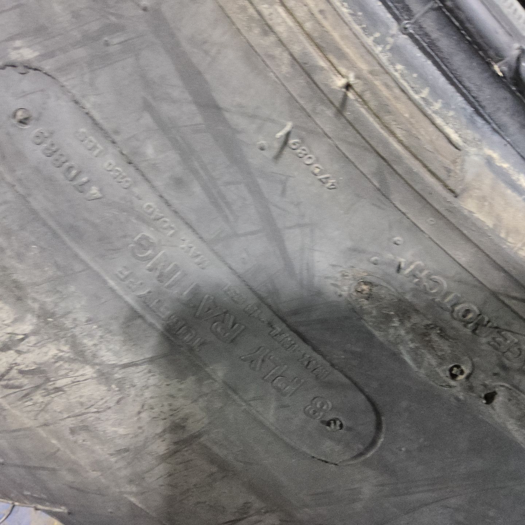 20.8-38 Titan Farm Hi Traction Lug R-1 D (8 Ply), 90%