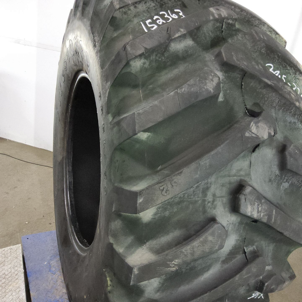 30.5L-32 Firestone All Traction 23 R-1 F (12 Ply), 85%