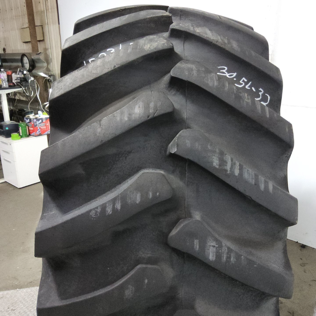 30.5L-32 Firestone Super All Traction 23 R-1 F (12 Ply), 90%