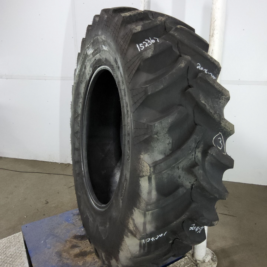 20.8-38 Titan Farm Hi Traction Lug R-1 D (8 Ply), 85%