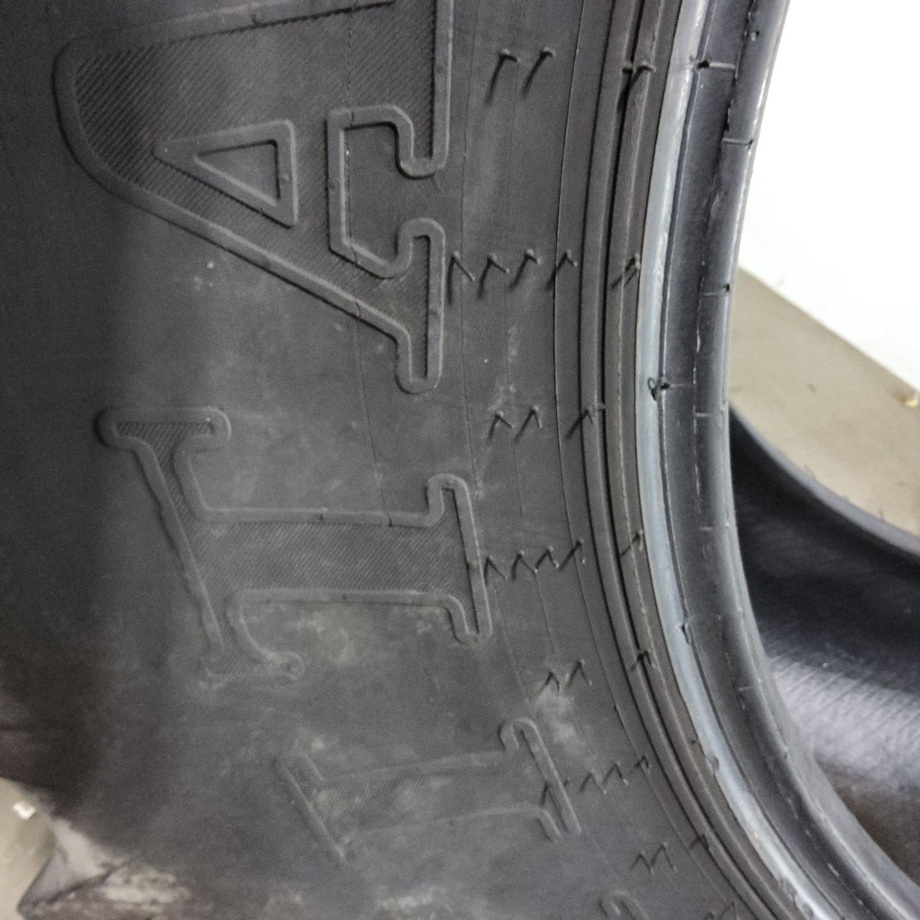 20.8-38 Titan Farm Hi Traction Lug R-1 D (8 Ply), 85%