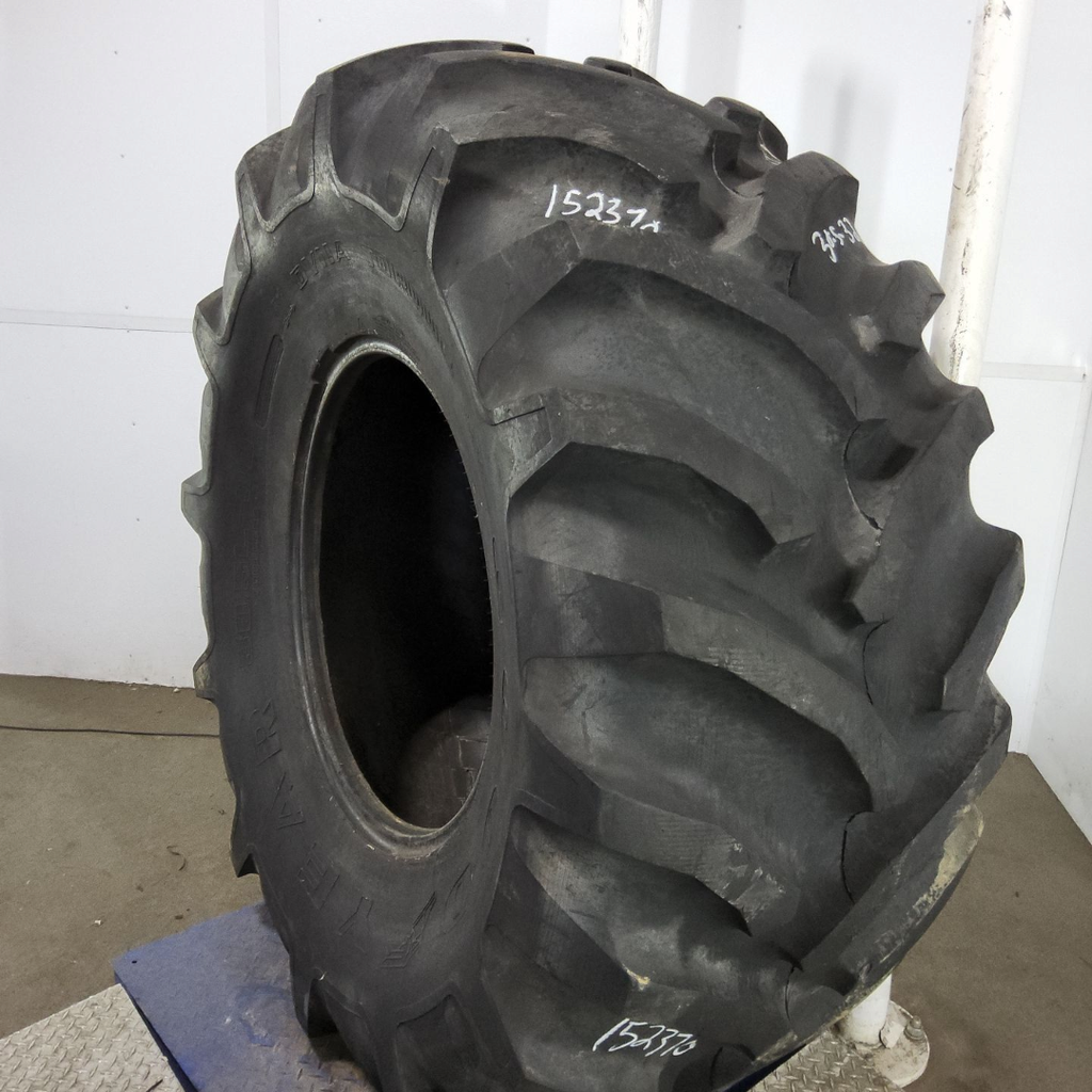 30.5L-32 Goodyear Farm Dyna Torque II R-1 G (14 Ply), 90%