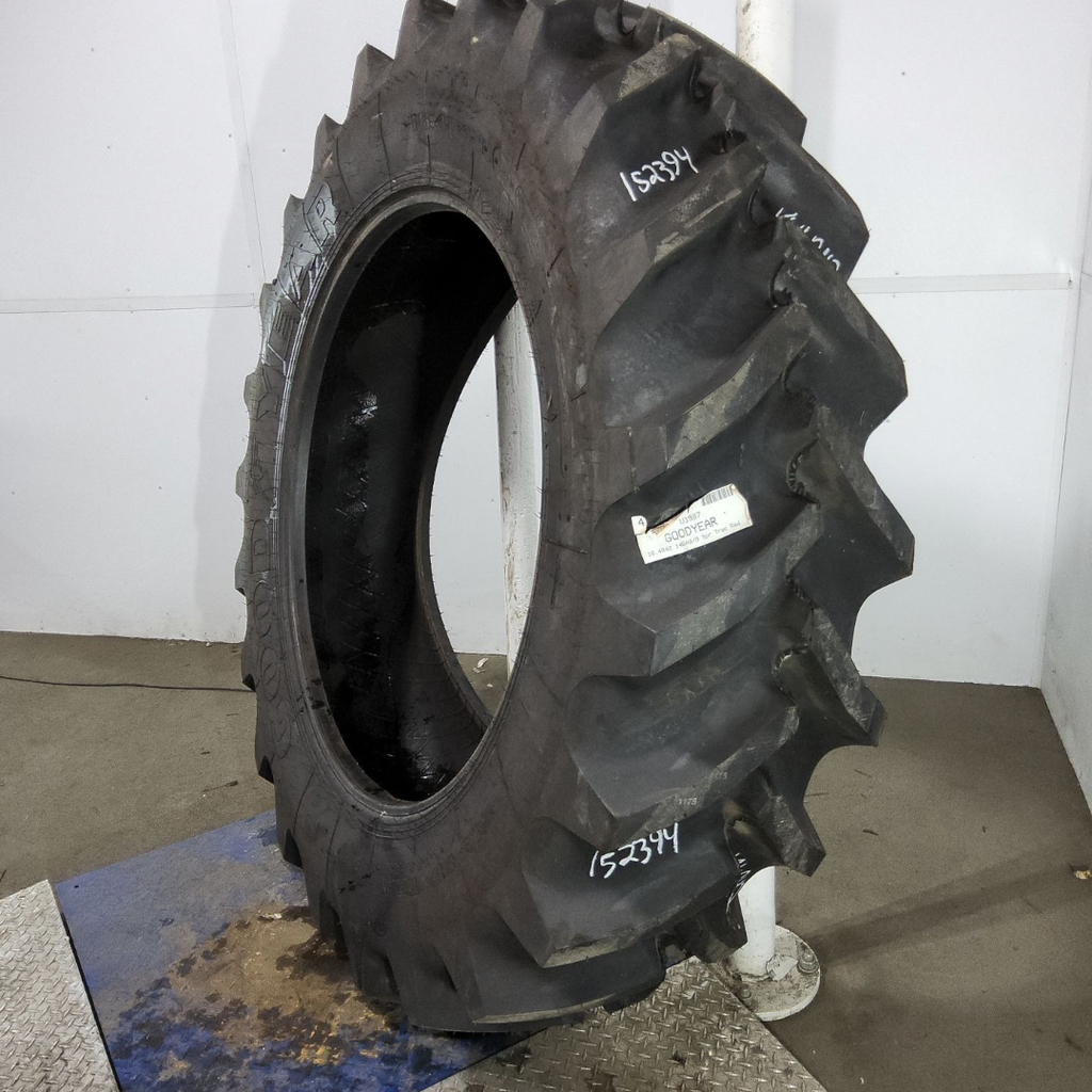 18.4R42 Goodyear Farm Super Traction Radial R-1W 148B