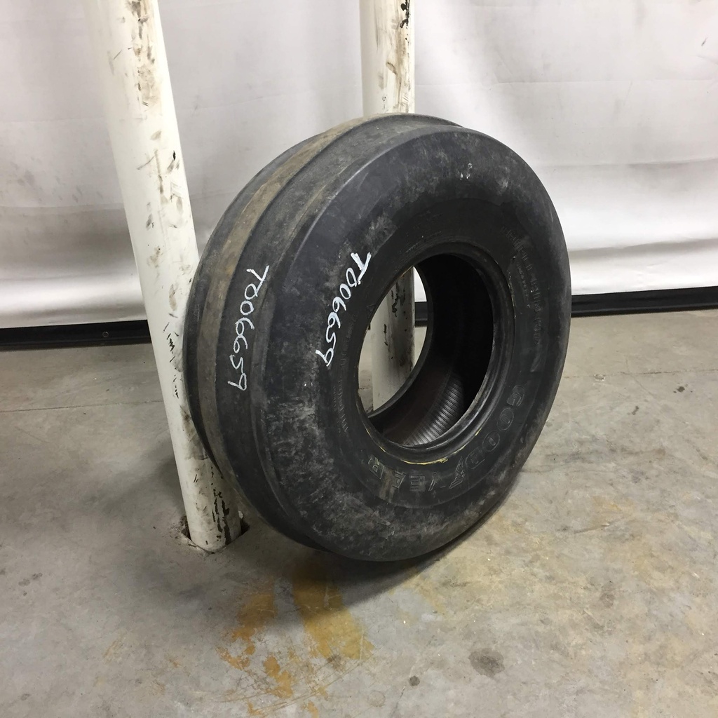 11.00/-16 Goodyear Farm Triple Rib HD F-2, D (8 Ply) 75%