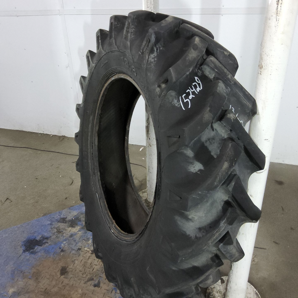 13.6-28 Carlisle CSL24 R-1 C (6 Ply), 85%