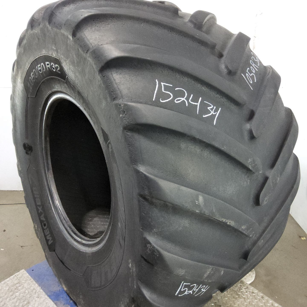 1050/50R32 Michelin MegaXBib R-1W 178A8 55%
