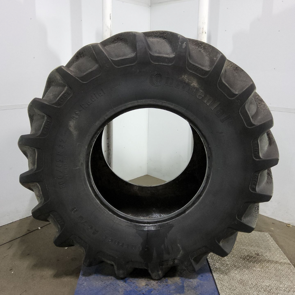 800/65R32 Continental AC70 Radial R-1W 172A8 80%