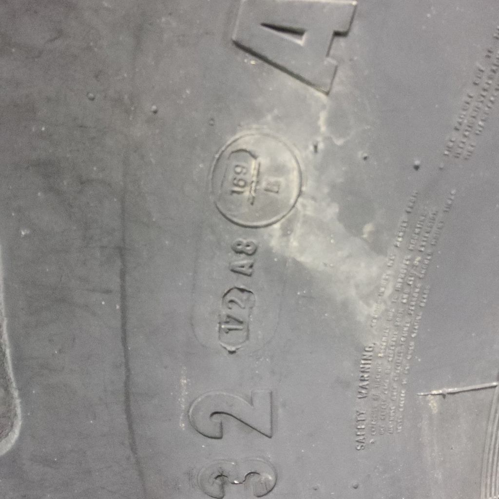 800/65R32 Continental AC70 Radial R-1W 172A8 80%