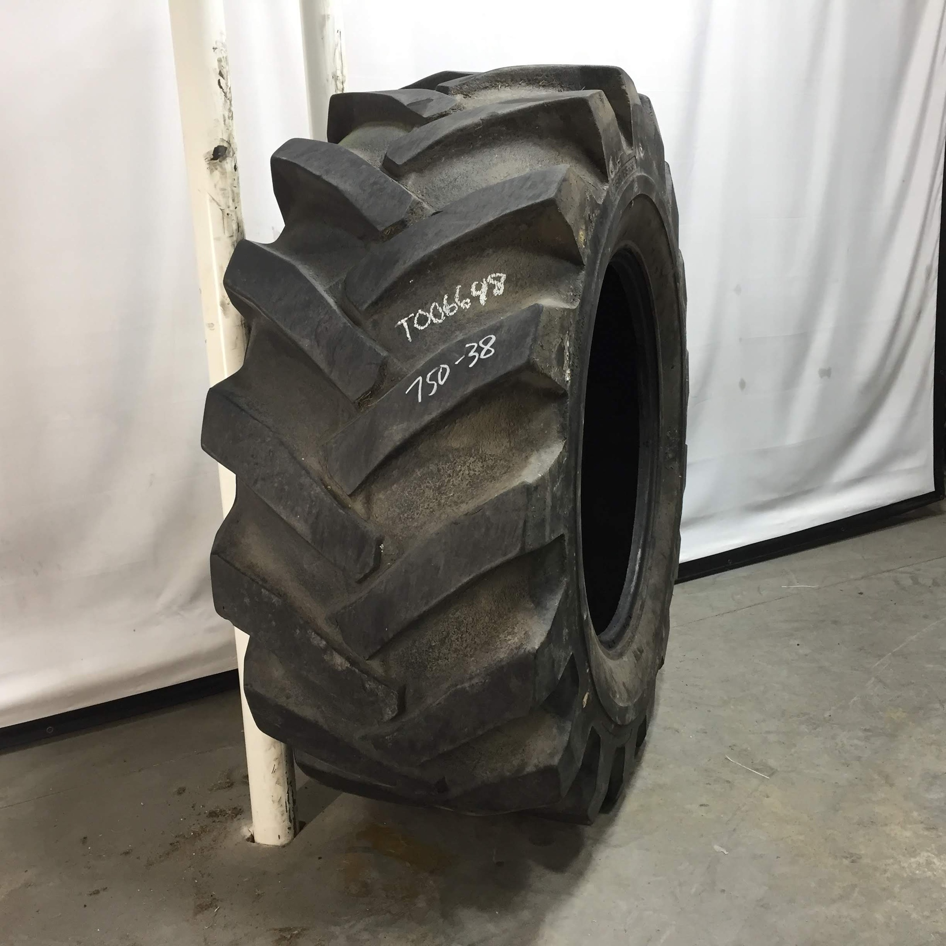 Used750/6538 Blackstone Super Terra Flotation R1 Agricultural Tires for Sales NTS Tire