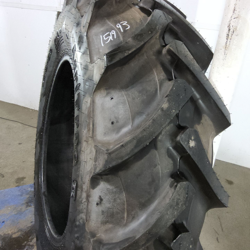 16.9-30 Galaxy Agri-Trac II R-1 D (8 Ply), 99%