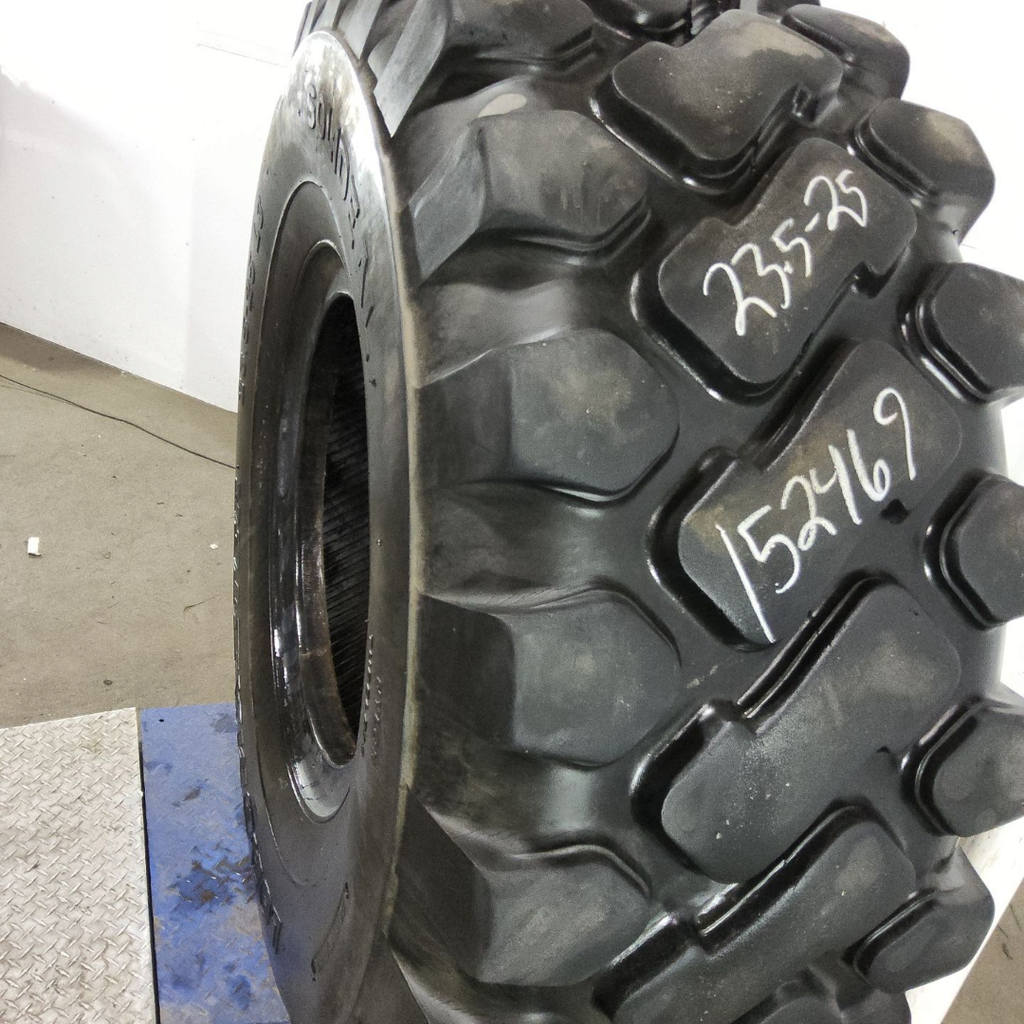 23.5-25 Solideal Loadmaster E-3/G-3/L-3 L (20 Ply), 80%