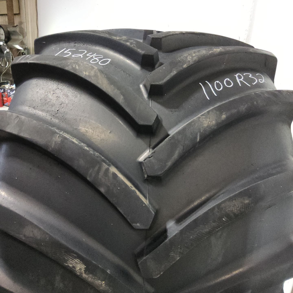 LSW1100/35R32 Goodyear Farm Optitrac R-1W 175D 85%