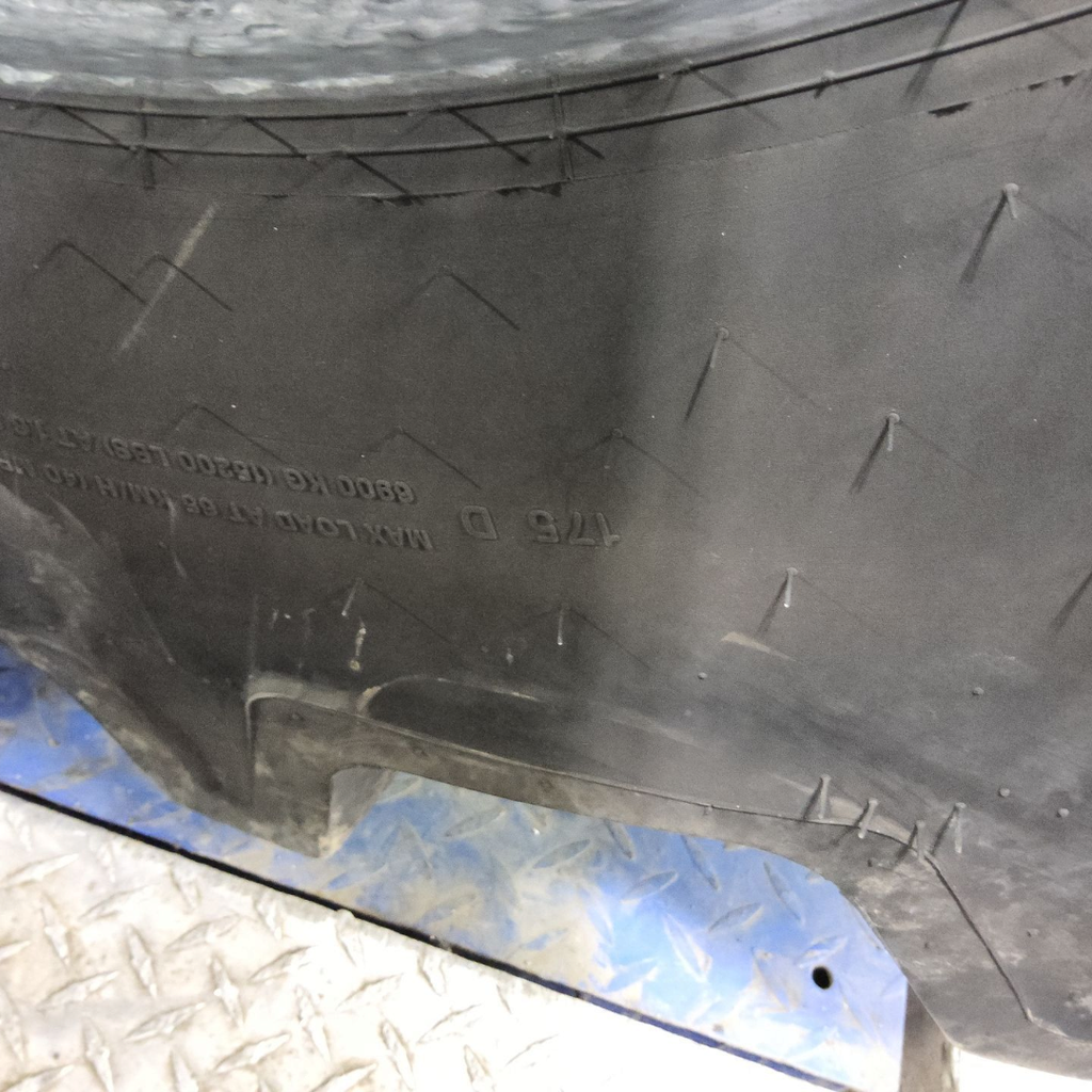 LSW1100/35R32 Goodyear Farm Optitrac R-1W 175D 85%